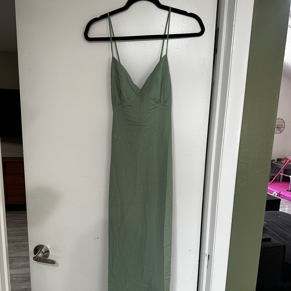 Elegant Green Spaghetti Strap Dress